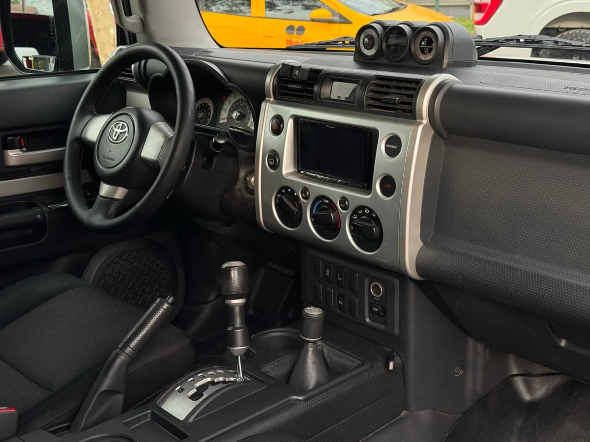 TOYOTA FJ CRUISER LIMITED 4X4 4.0 AUT 4.0 V6 2008 - Imagen 19
