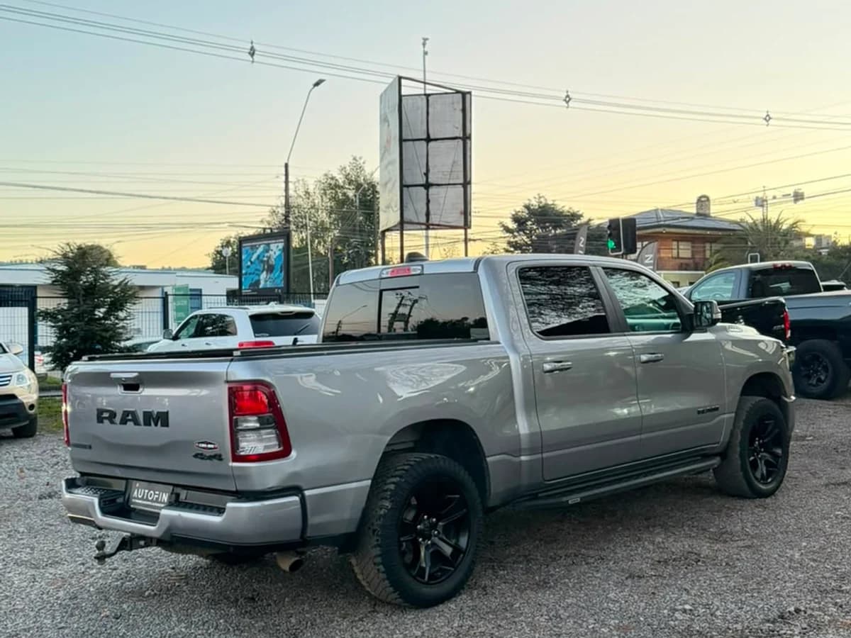 RAM 1500 3.6 3.6 4X4 QUAD CAB DOB. CAB. AT 4P 2020 - Imagen 3