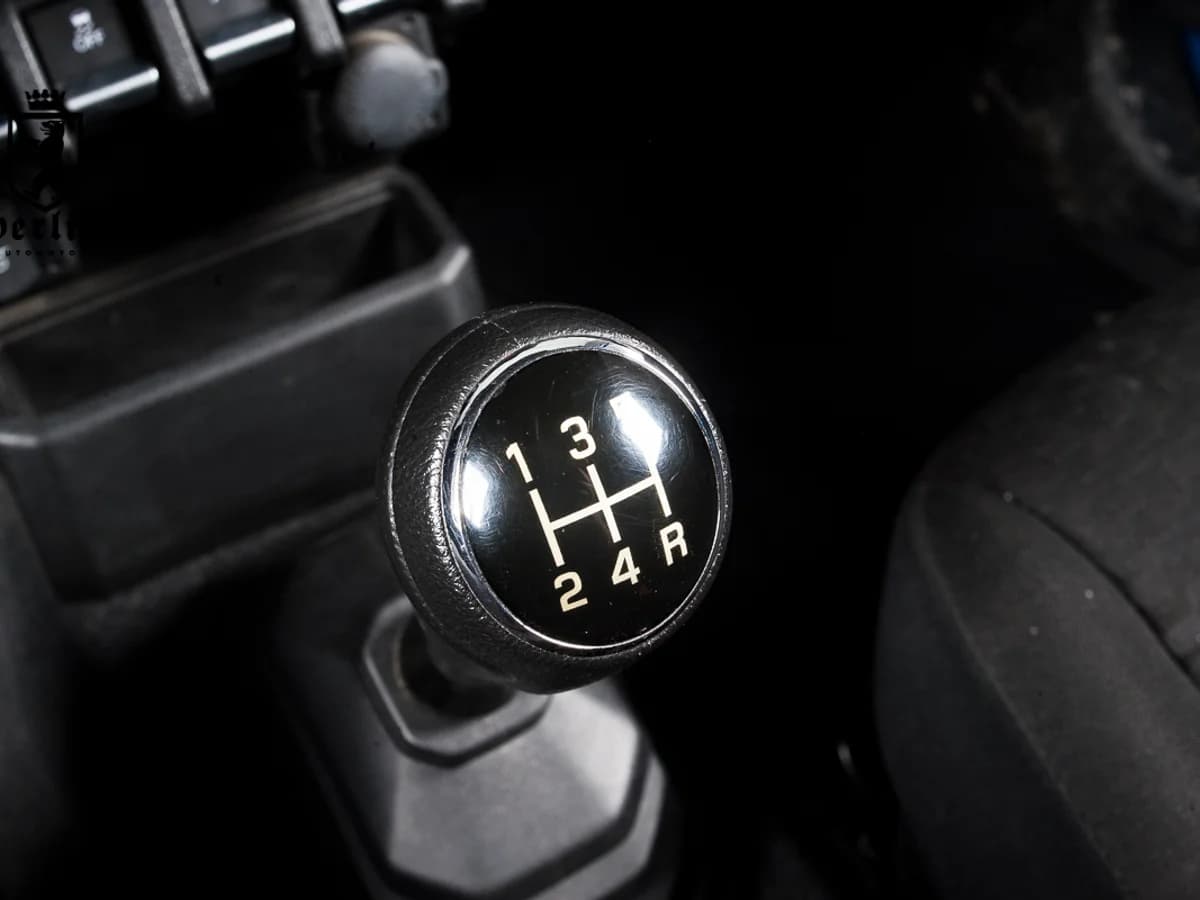 SUZUKI Jimny GL MT 2024 - Imagen 16