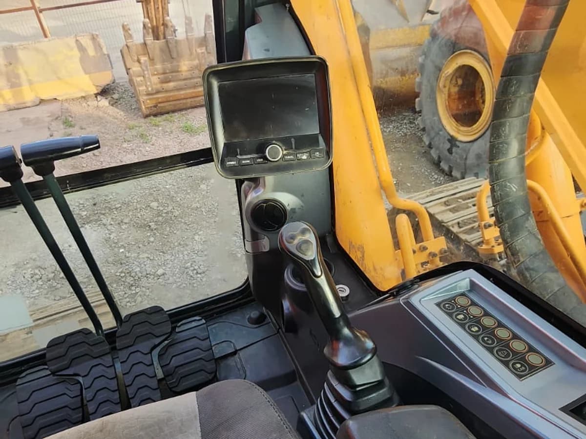 HYUNDAI ROBEX 220 2018 - Imagen 9
