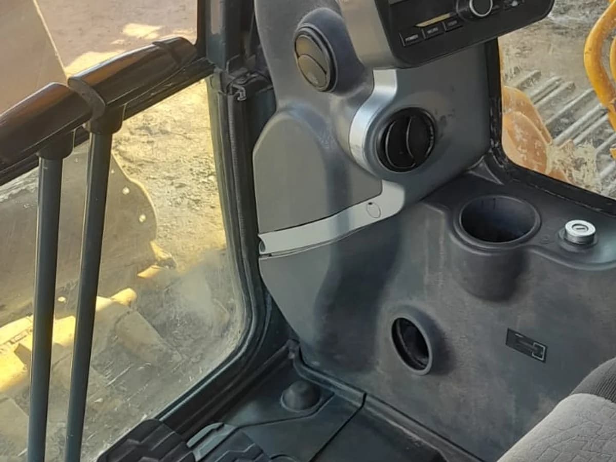 HYUNDAI ROBEX 220 2018 - Imagen 12