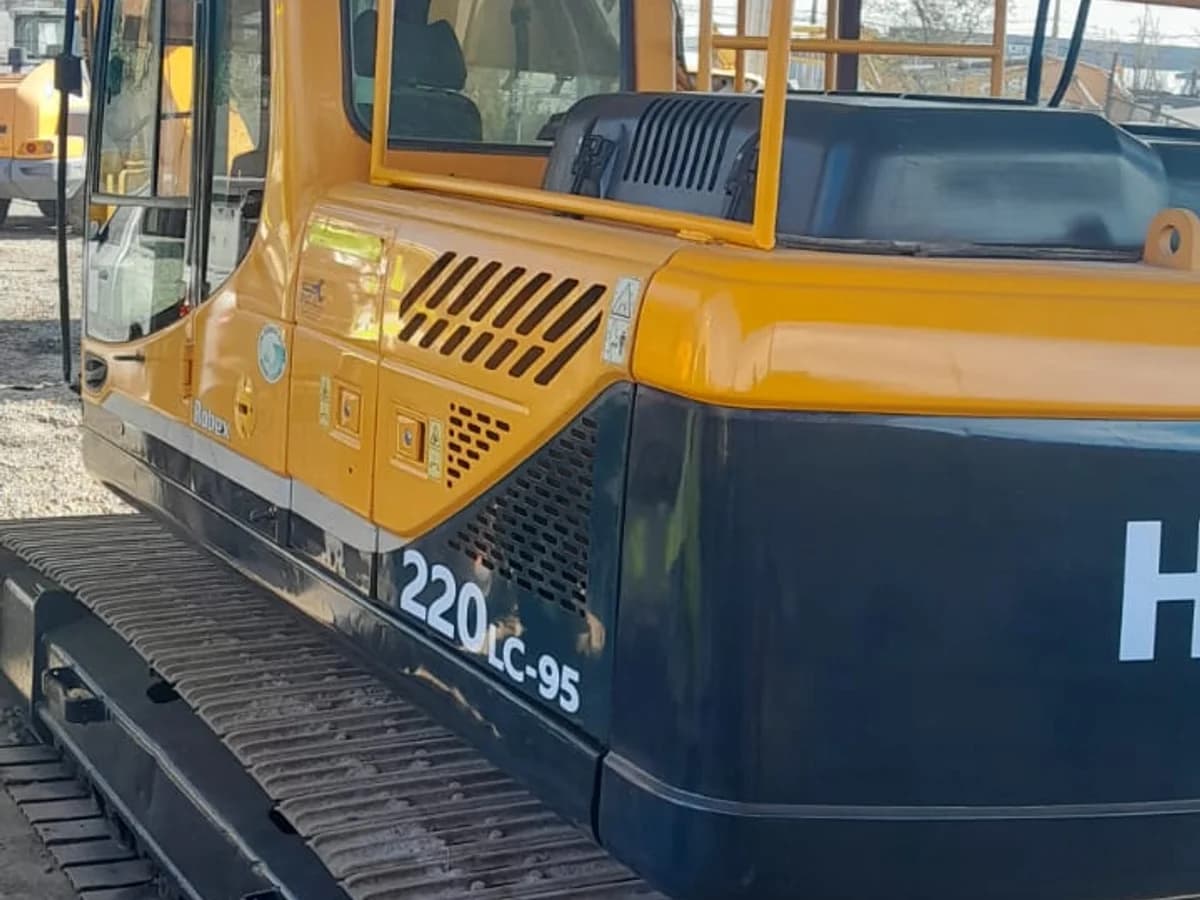 HYUNDAI ROBEX 220 2018 - Imagen 8