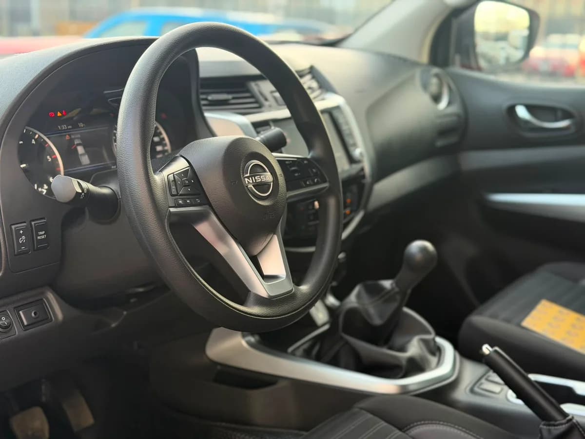 NISSAN Navara XE DIESEL 4X4 DOB.CAB. MT 4P 2024 - Imagen 8