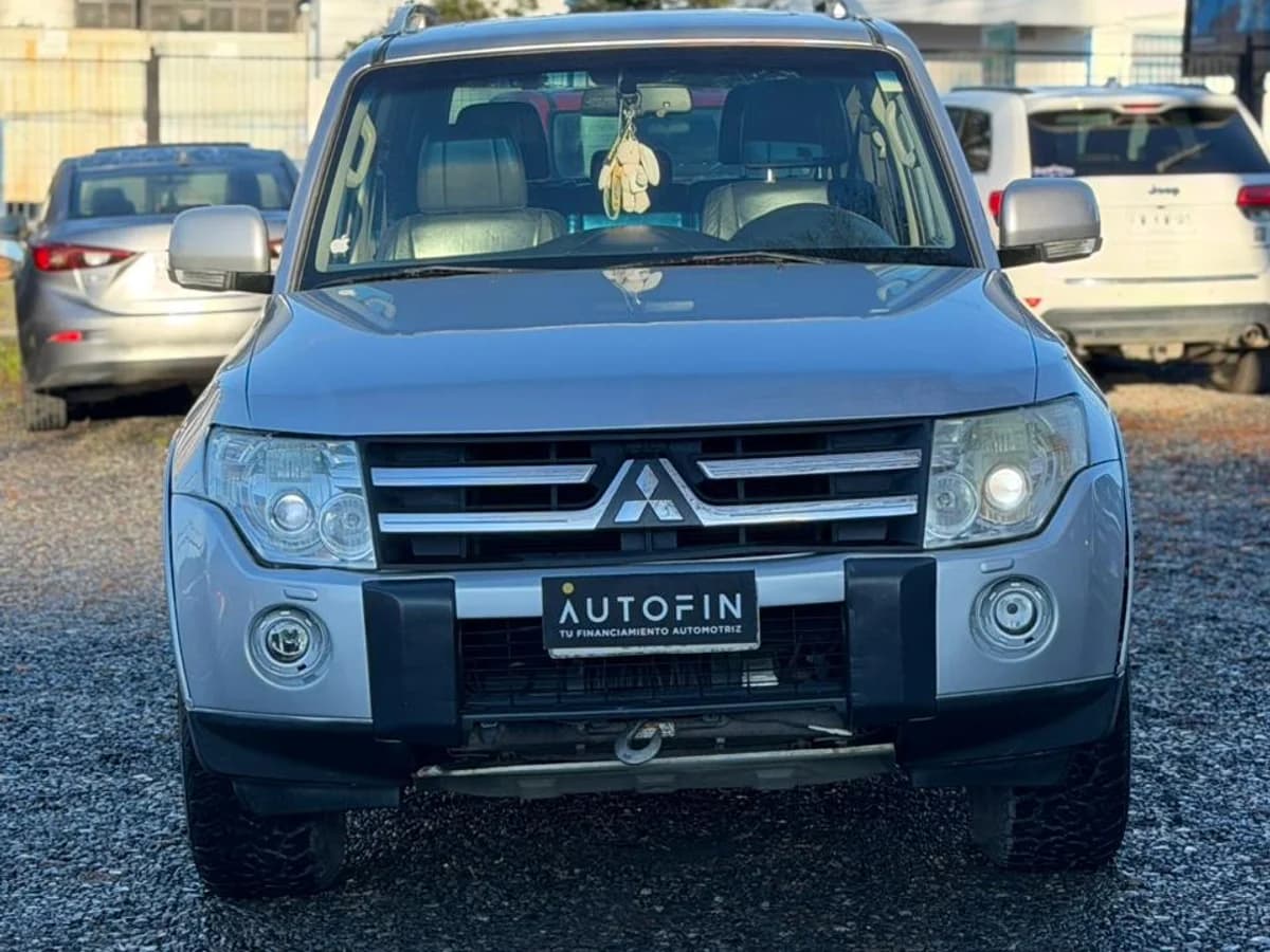 MITSUBISHI Montero 3.2 CR DIESEL 4X4 AT 3P 2011 - Imagen 2