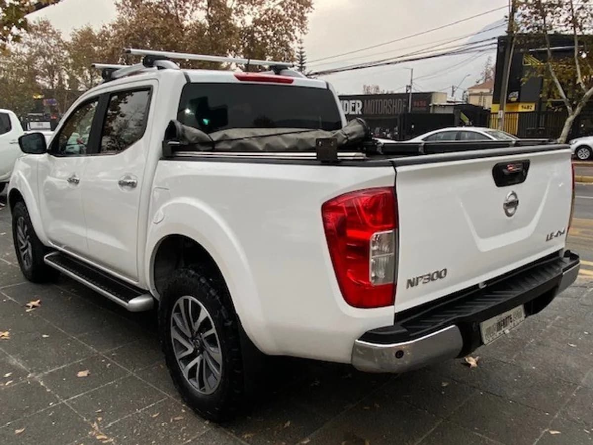 NISSAN NP300 4x4 2.3 Autom. 1 dueño. 2019 - Imagen 7