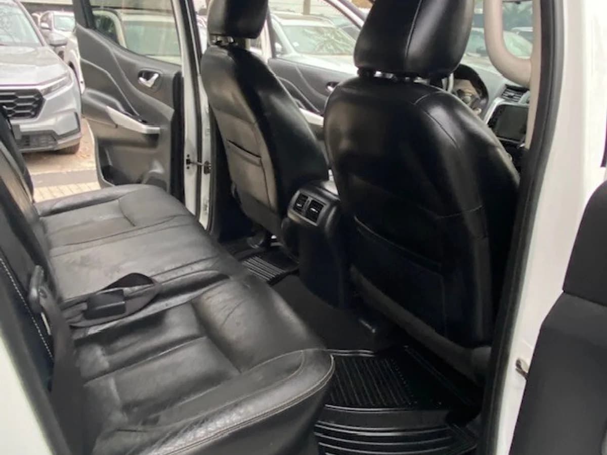 NISSAN NP300 4x4 2.3 Autom. 1 dueño. 2019 - Imagen 15