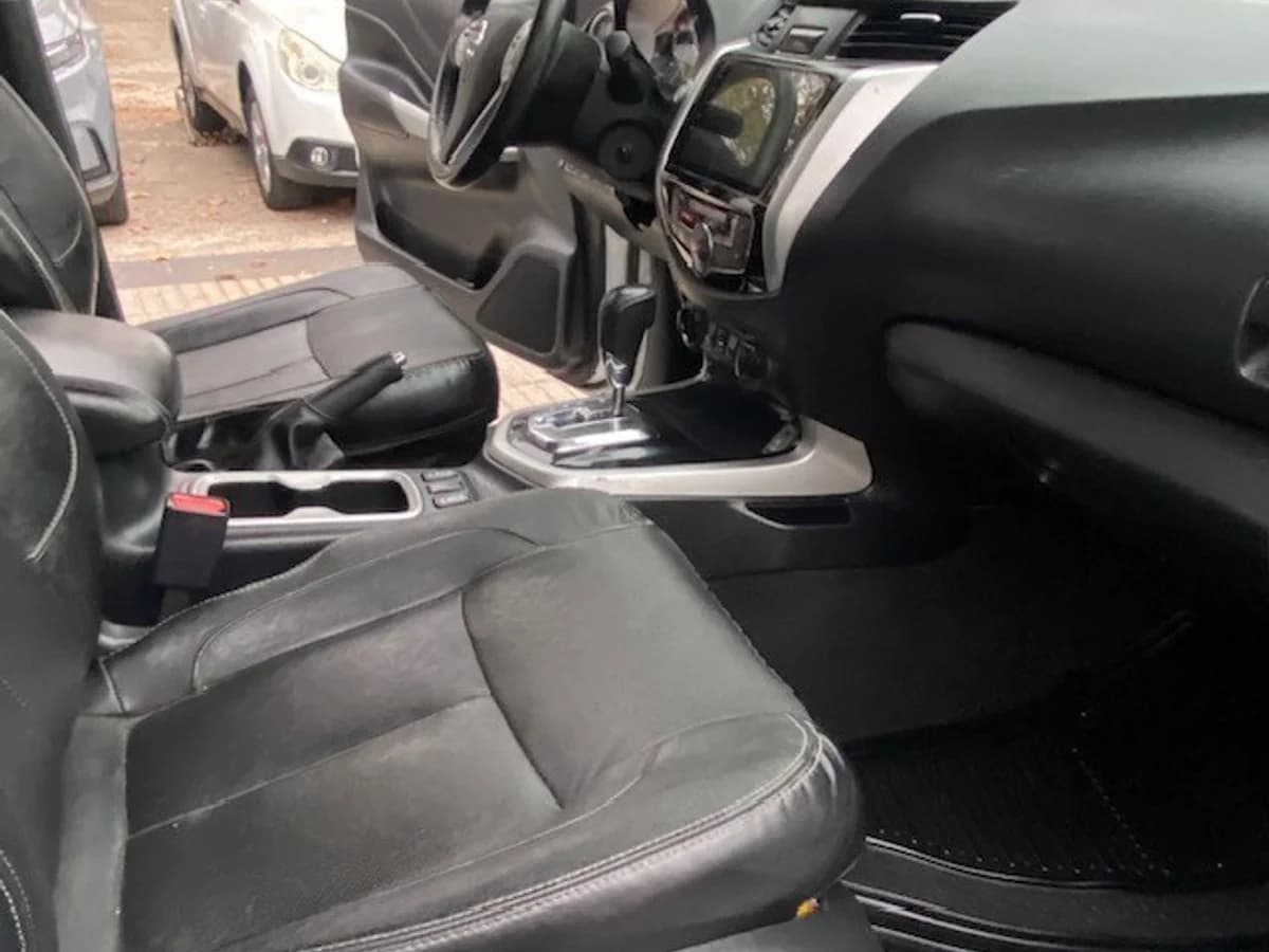 NISSAN NP300 4x4 2.3 Autom. 1 dueño. 2019 - Imagen 16