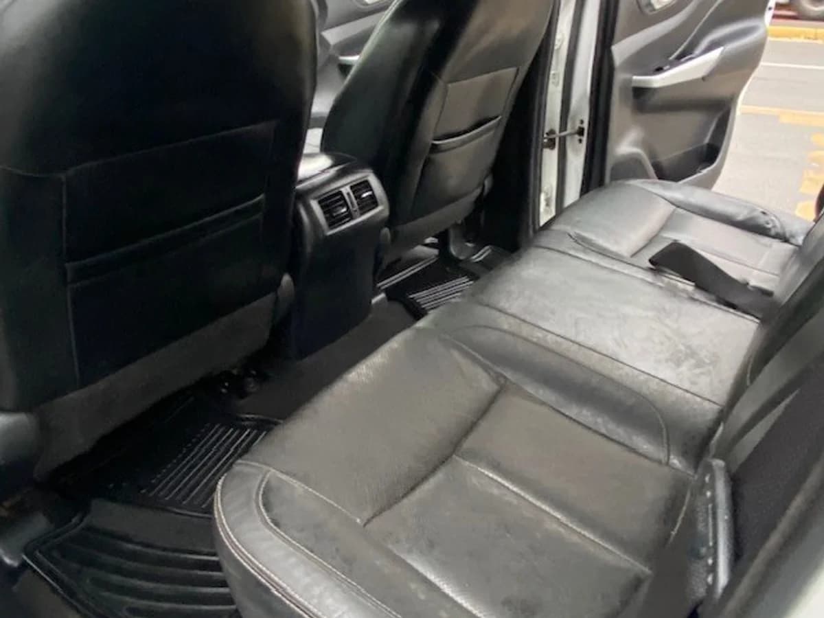 NISSAN NP300 4x4 2.3 Autom. 1 dueño. 2019 - Imagen 18