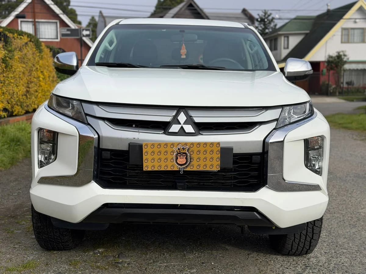 MITSUBISHI L200 KATANA 4X4 2.4 2022 - Imagen 2
