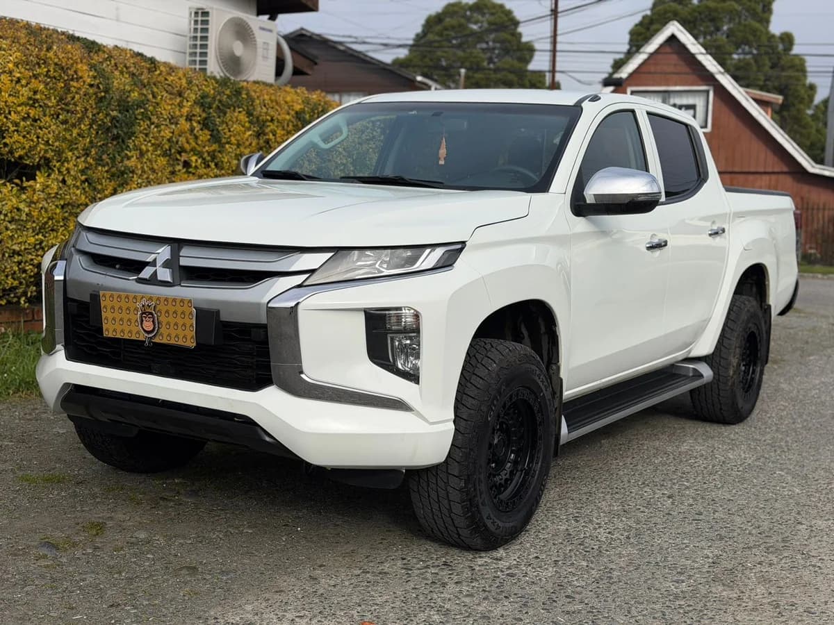 MITSUBISHI L200 KATANA 4X4 2.4 2022 - Imagen 3