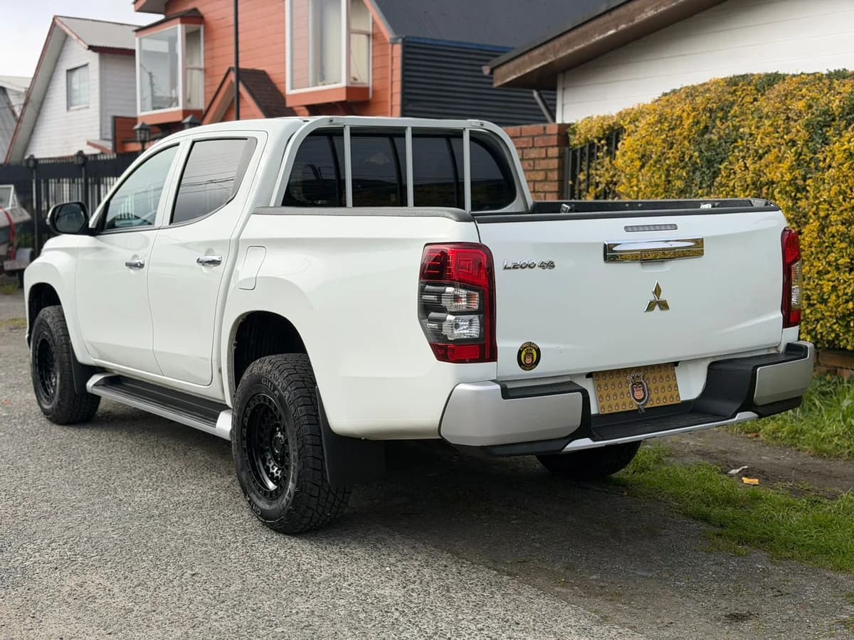 MITSUBISHI L200 KATANA 4X4 2.4 2022 - Imagen 4