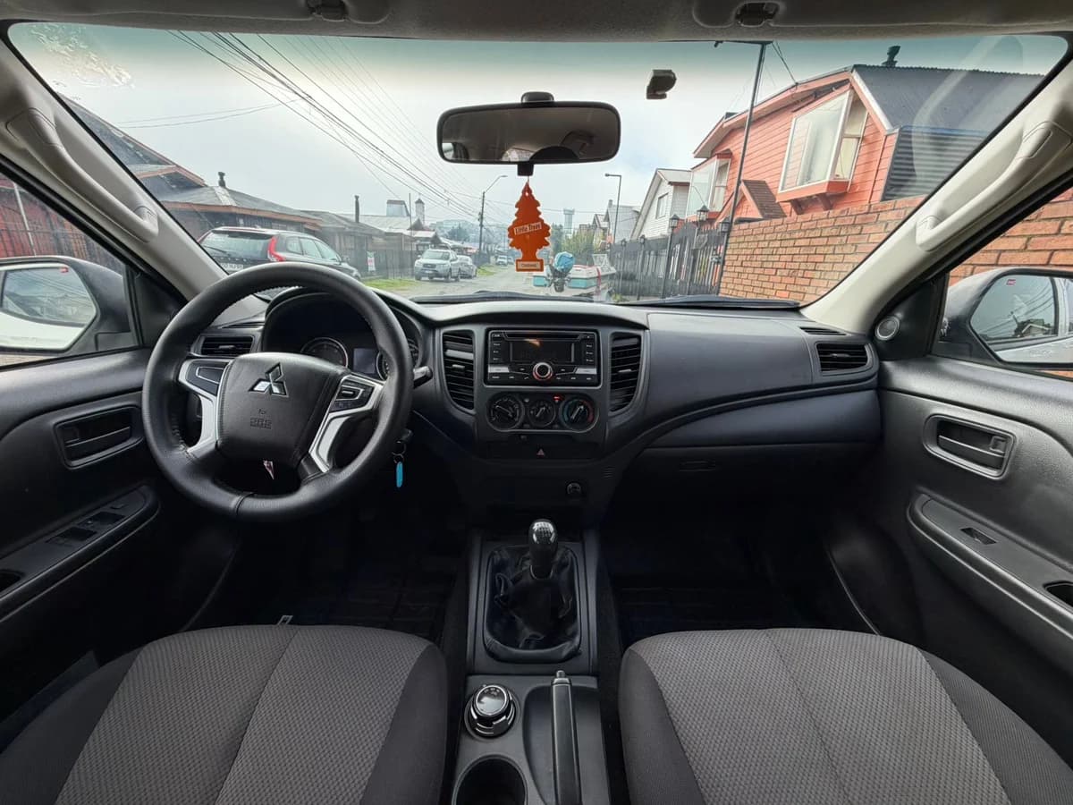 MITSUBISHI L200 KATANA 4X4 2.4 2022 - Imagen 9