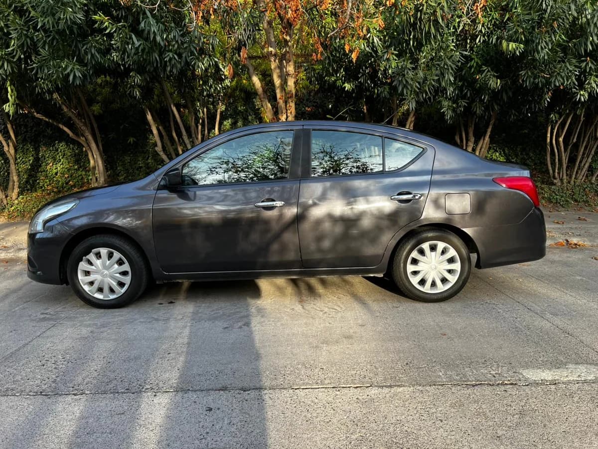 Nissan Versa 1.6L MT TAXI EJECUTIVO año 2016 - Imagen 4