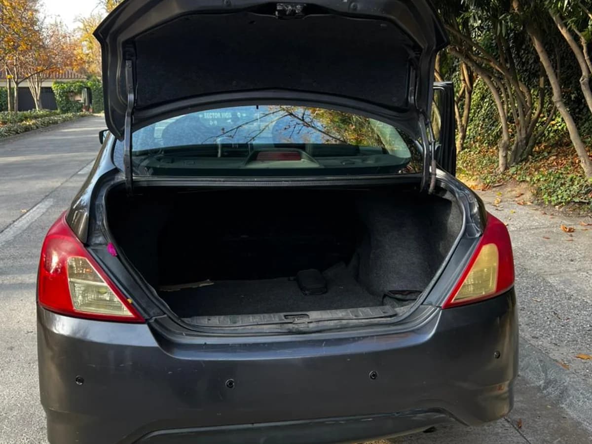 Nissan Versa 1.6L MT TAXI EJECUTIVO año 2016 - Imagen 7