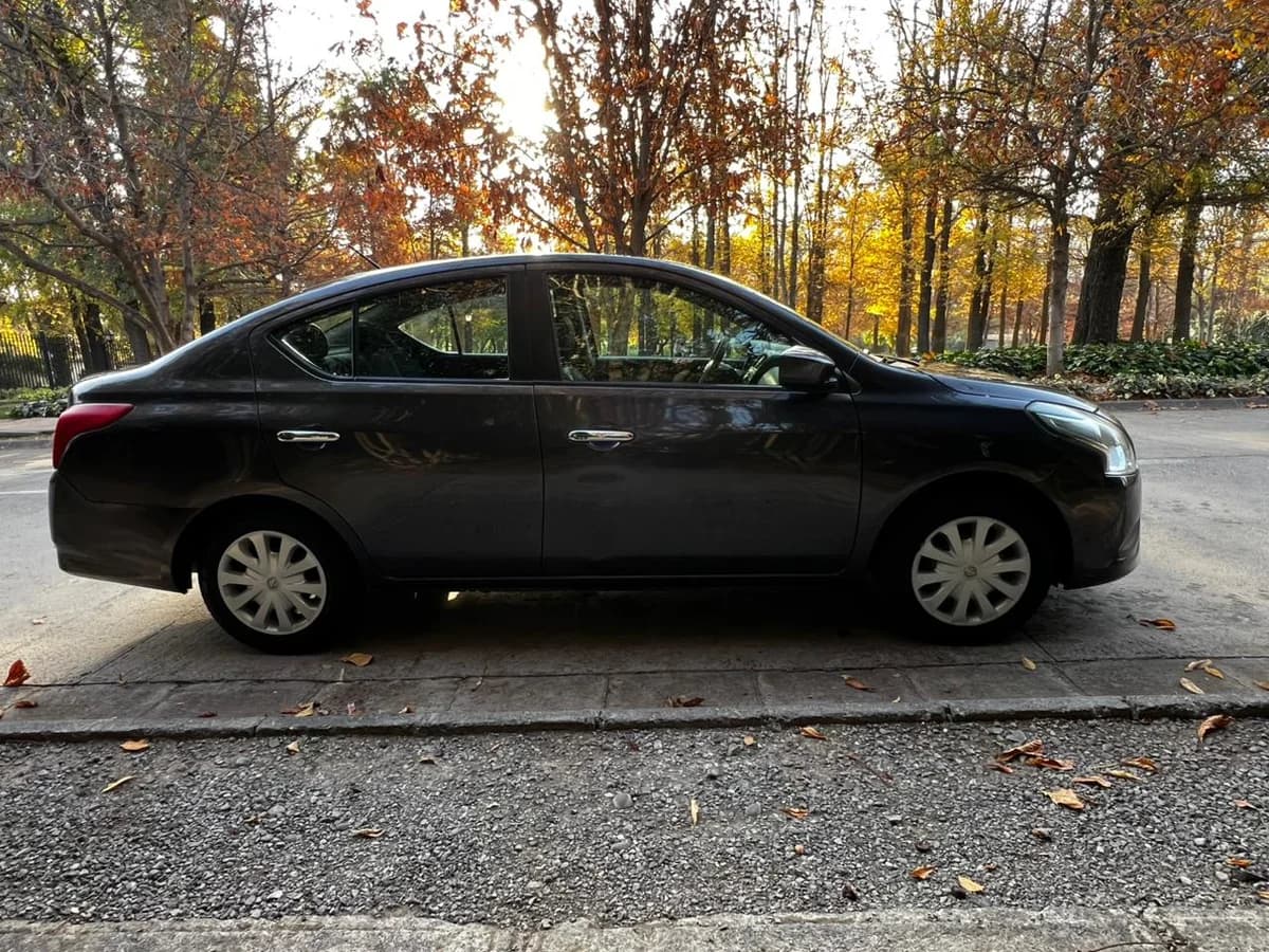 Nissan Versa 1.6L MT TAXI EJECUTIVO año 2016 - Imagen 9