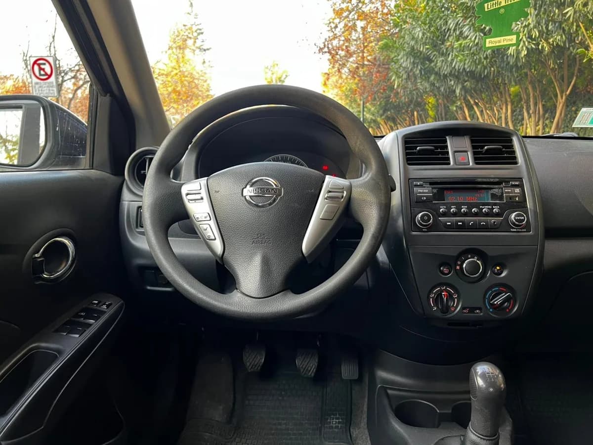 Nissan Versa 1.6L MT TAXI EJECUTIVO año 2016 - Imagen 13