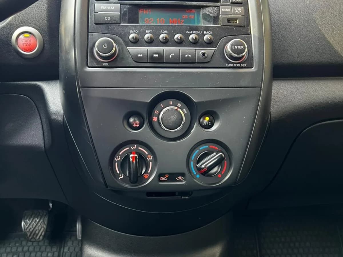 Nissan Versa 1.6L MT TAXI EJECUTIVO año 2016 - Imagen 17