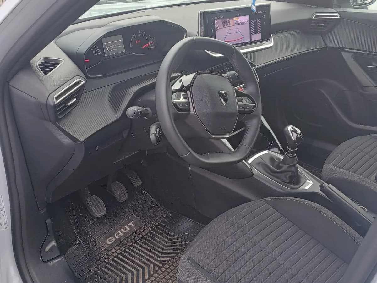 PEUGEOT 2008 1.2 2024 - Imagen 6