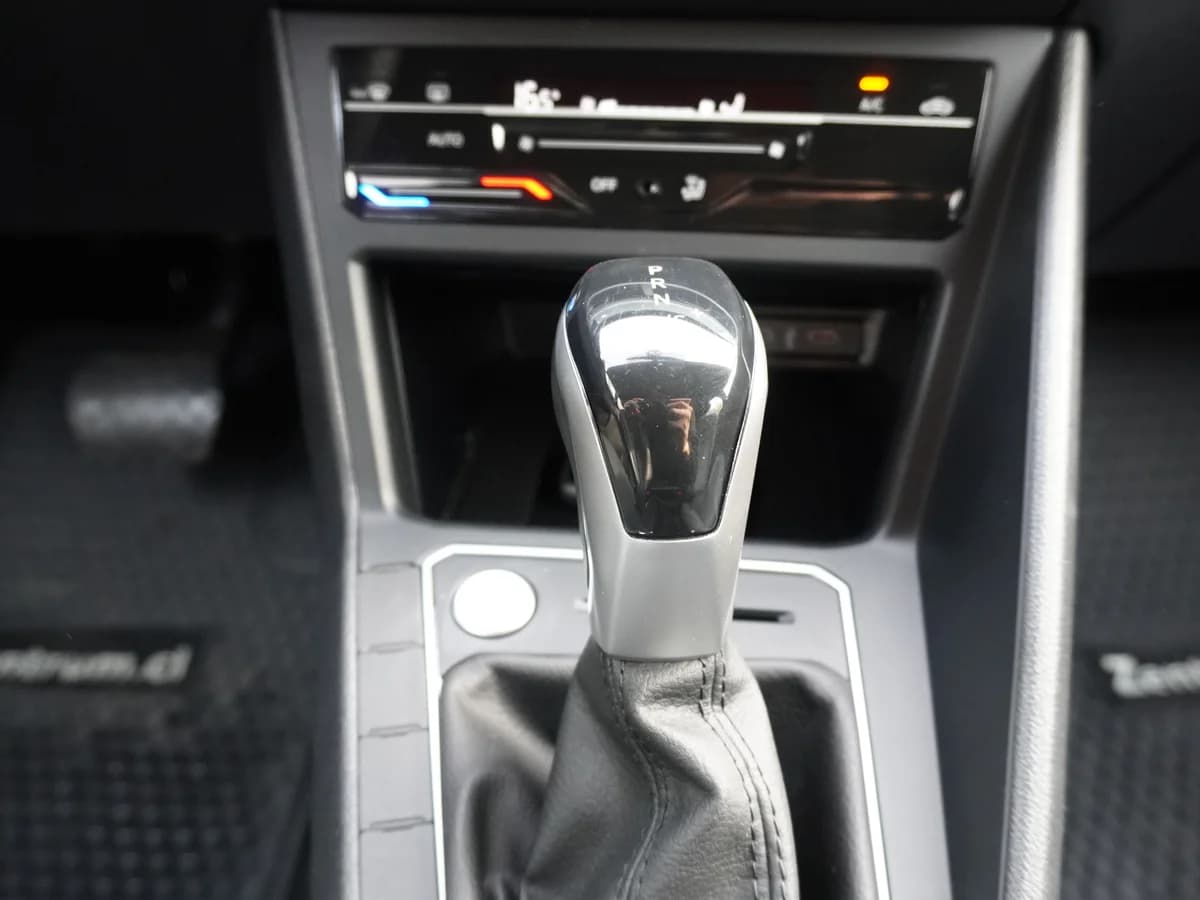 VOLKSWAGEN Nivus Highline 2023 - Imagen 27