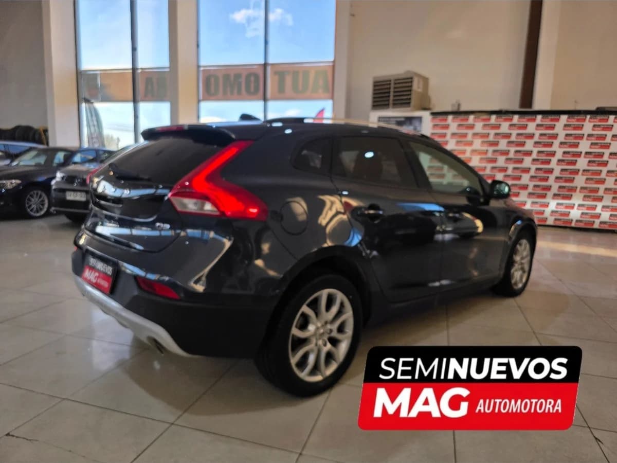 VOLVO V40 2.0 D2 DIESEL 2019 - Imagen 3