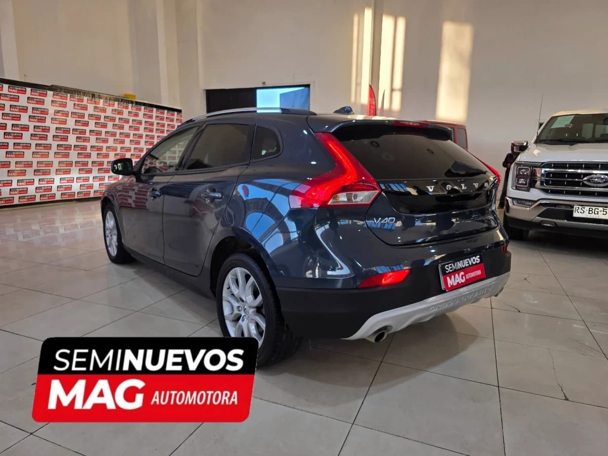 VOLVO V40 2.0 D2 DIESEL 2019 - Imagen 4