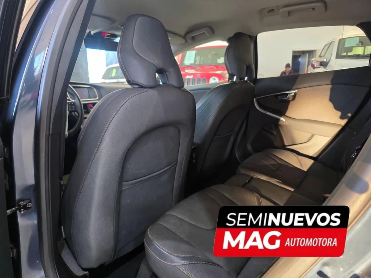VOLVO V40 2.0 D2 DIESEL 2019 - Imagen 6