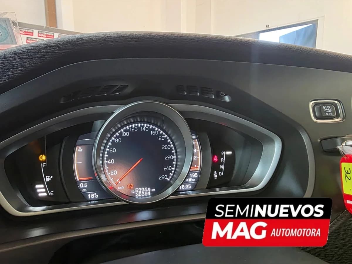VOLVO V40 2.0 D2 DIESEL 2019 - Imagen 8
