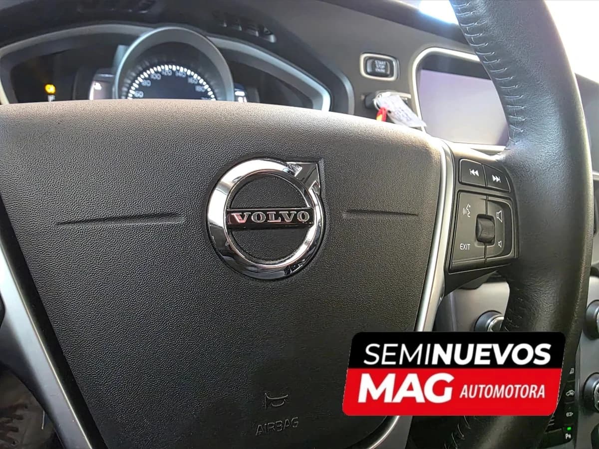 VOLVO V40 2.0 D2 DIESEL 2019 - Imagen 10