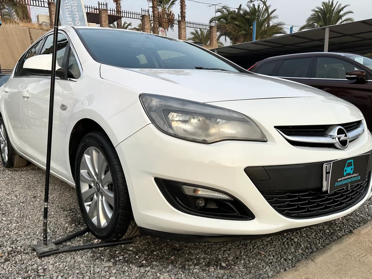 OPEL Astra HB 1.6 TURBO ENJOY R 2015 - Imagen 1