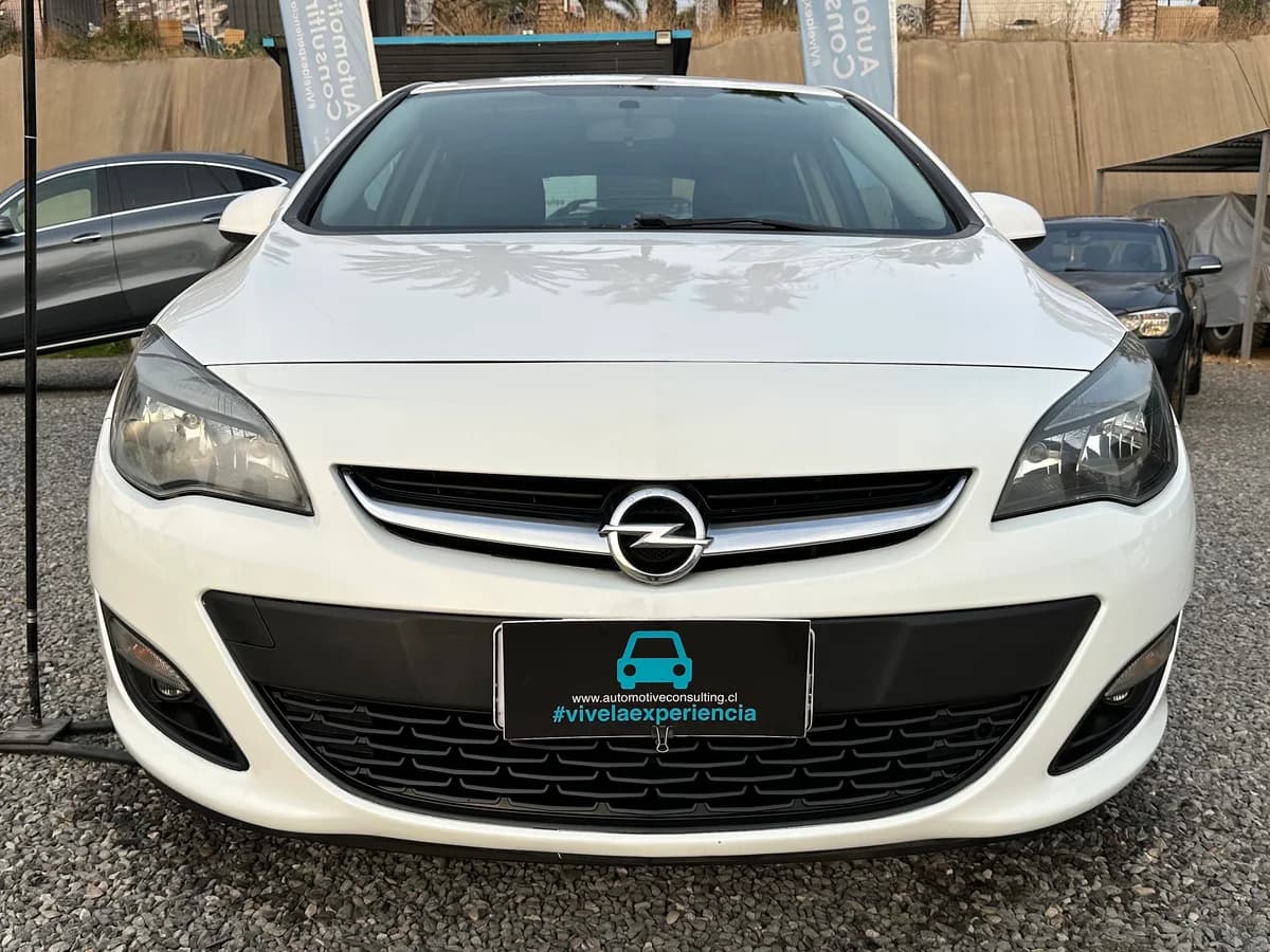 OPEL Astra HB 1.6 TURBO ENJOY R 2015 - Imagen 2