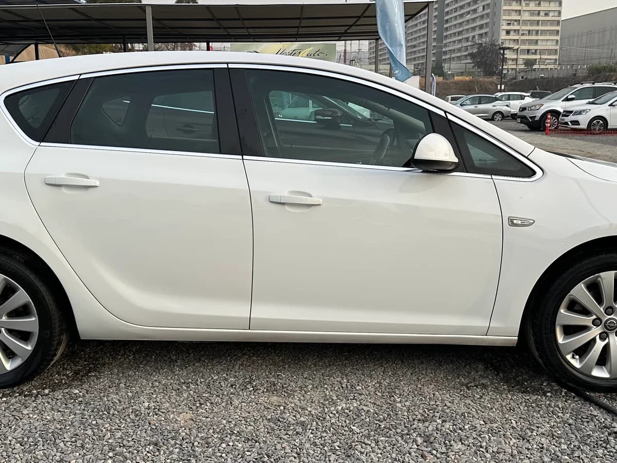 OPEL Astra HB 1.6 TURBO ENJOY R 2015 - Imagen 4