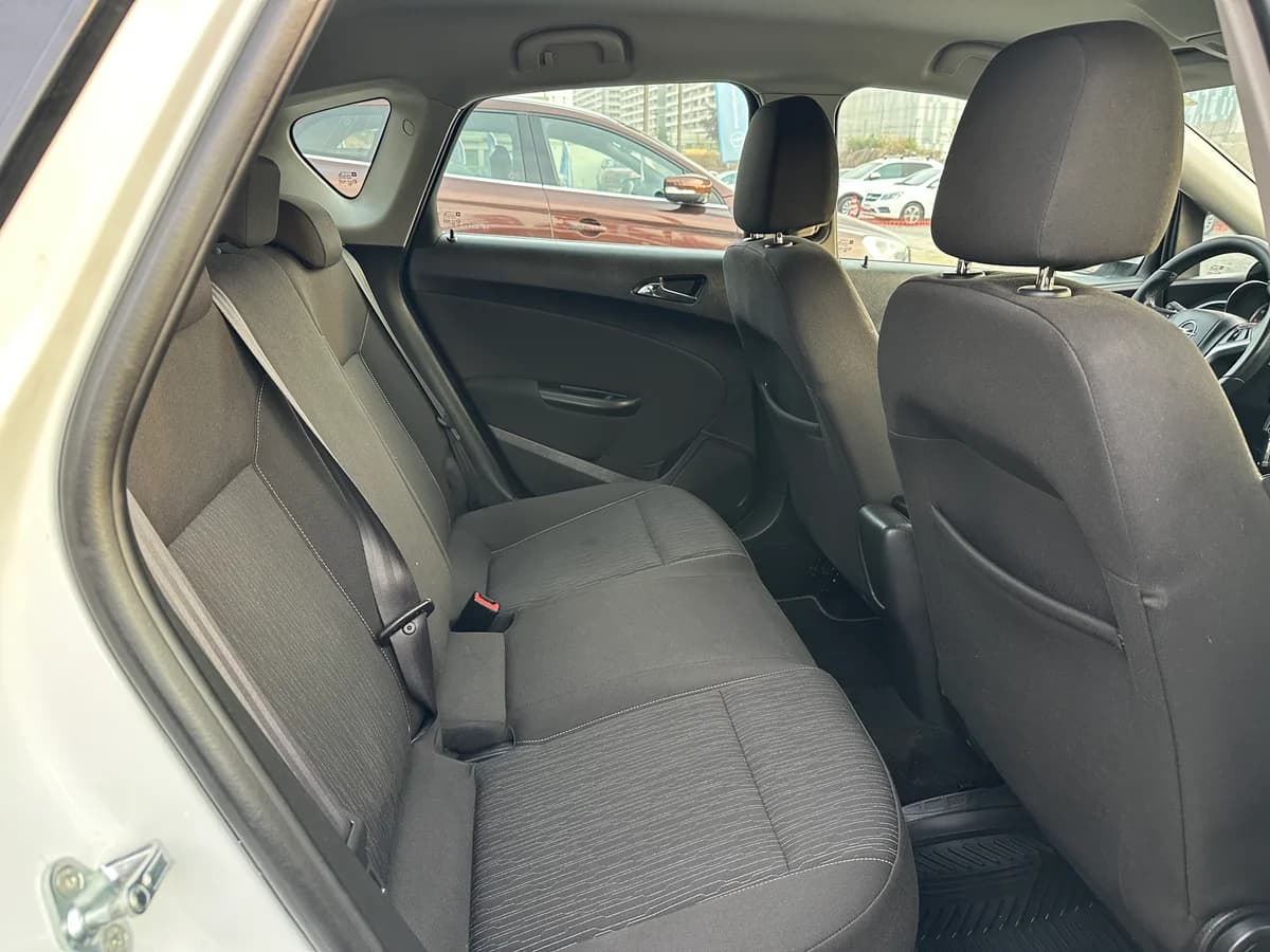 OPEL Astra HB 1.6 TURBO ENJOY R 2015 - Imagen 20