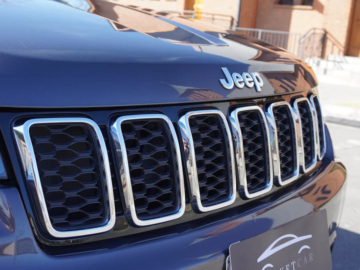 JEEP Grand Cherokee LAREDO 3.6 4x2 2019 - Imagen 17
