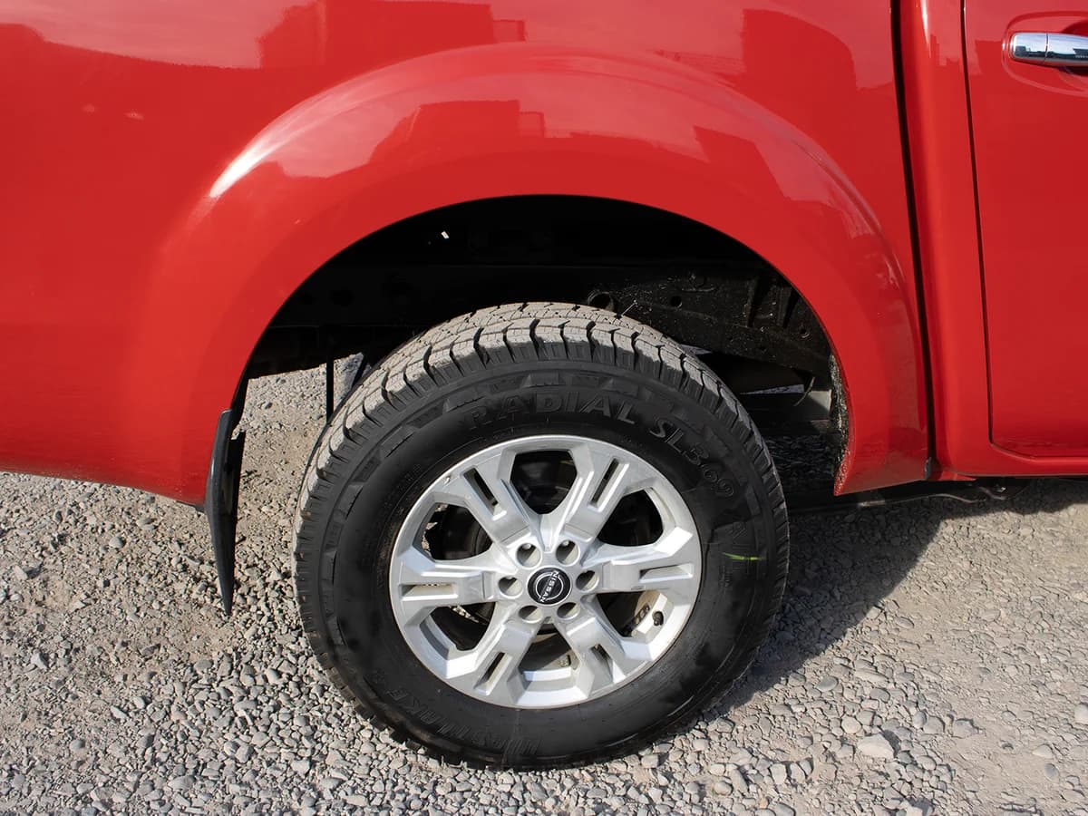 NISSAN NAVARA 4X4 - Imagen 8