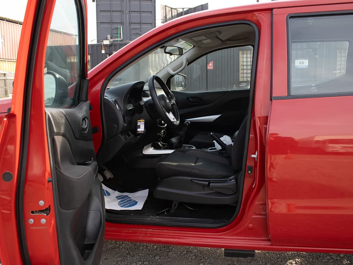 NISSAN NAVARA 4X4 - Imagen 9