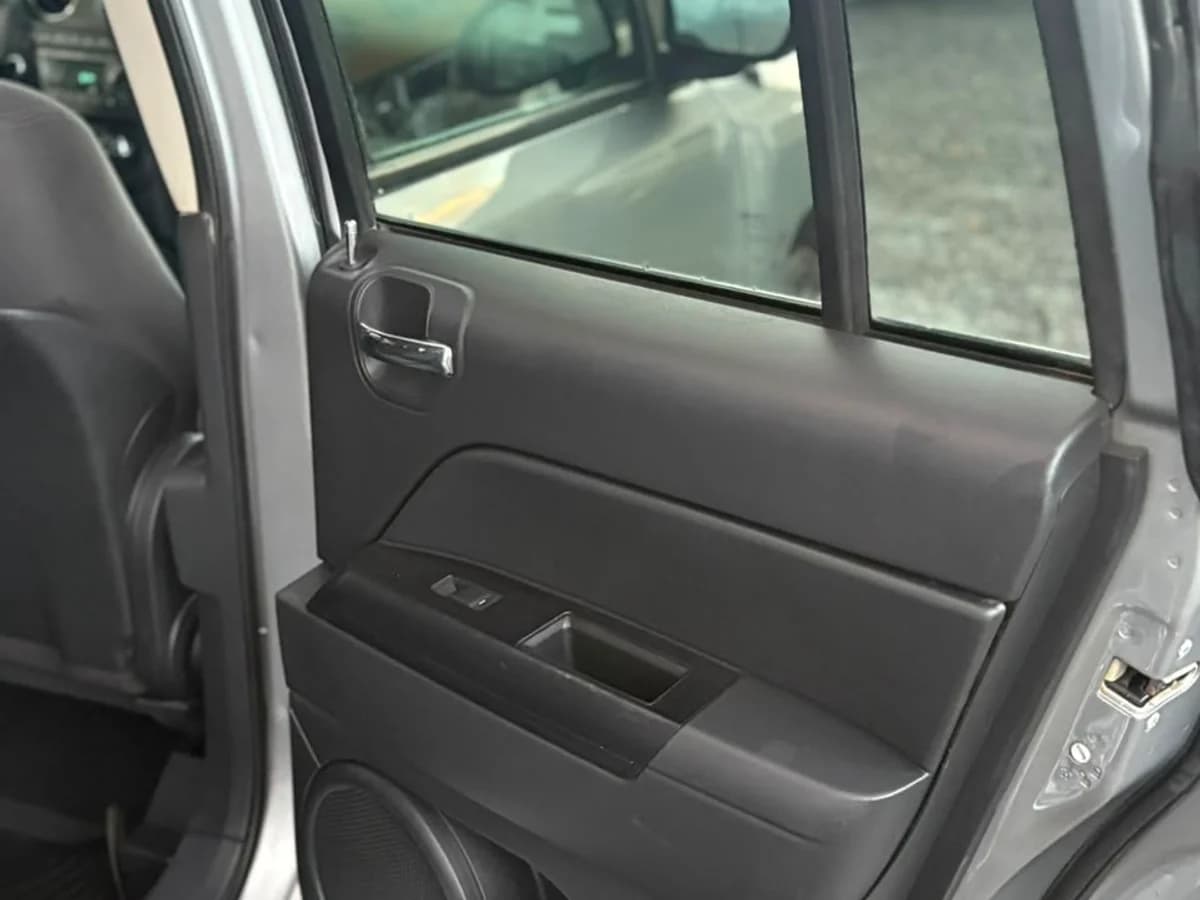 JEEP Compass 2.4 SPORT 2WD AT 5P 2015 - Imagen 17