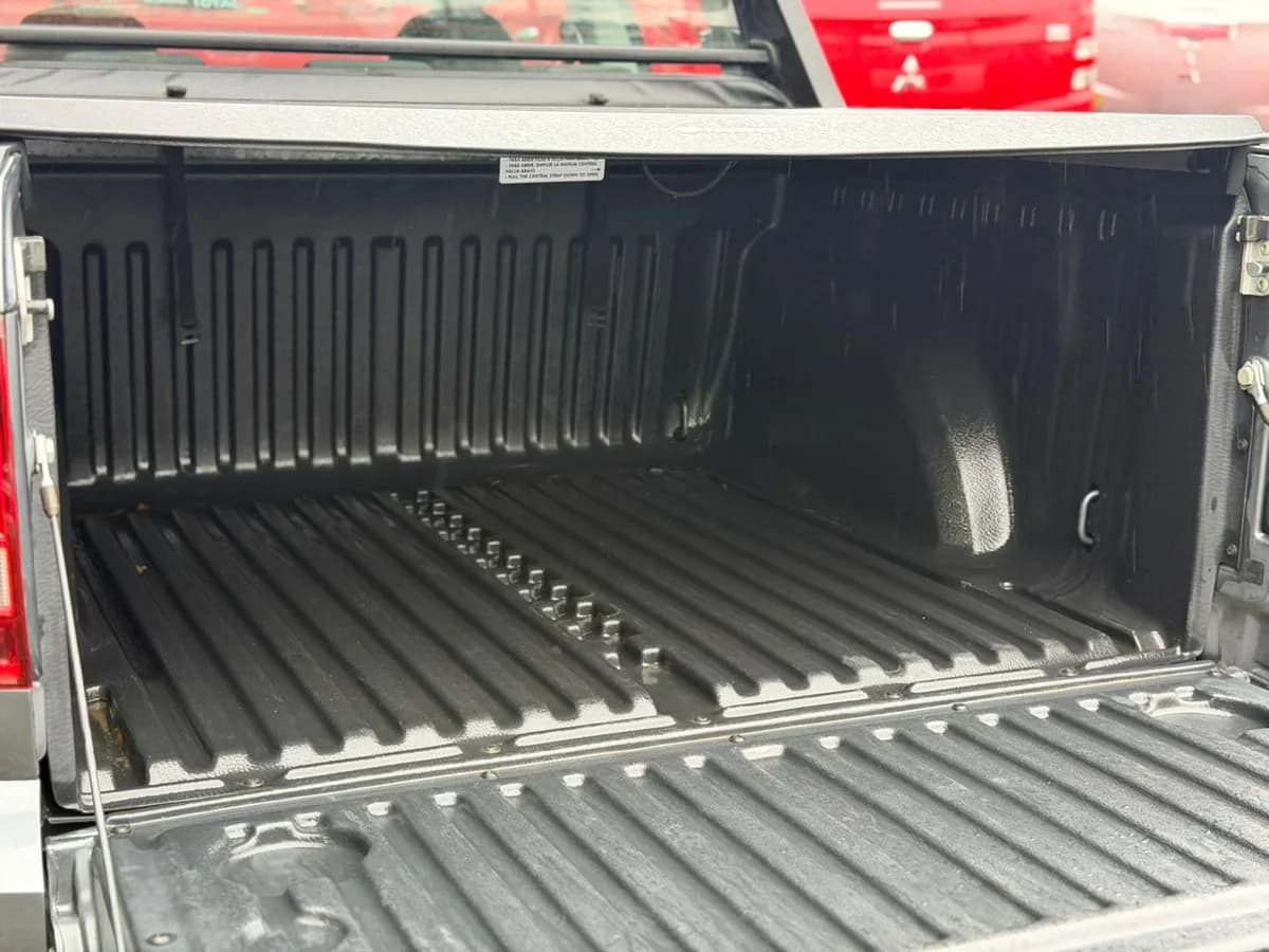VOLKSWAGEN Saveiro COMFORTLINE MT 4X2 2022 - Imagen 12