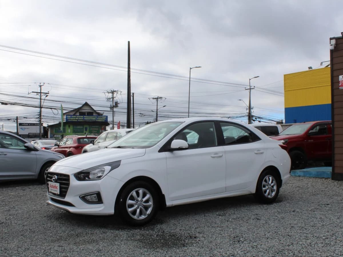 HYUNDAI Verna 1.4 CB 2021 - Imagen 1