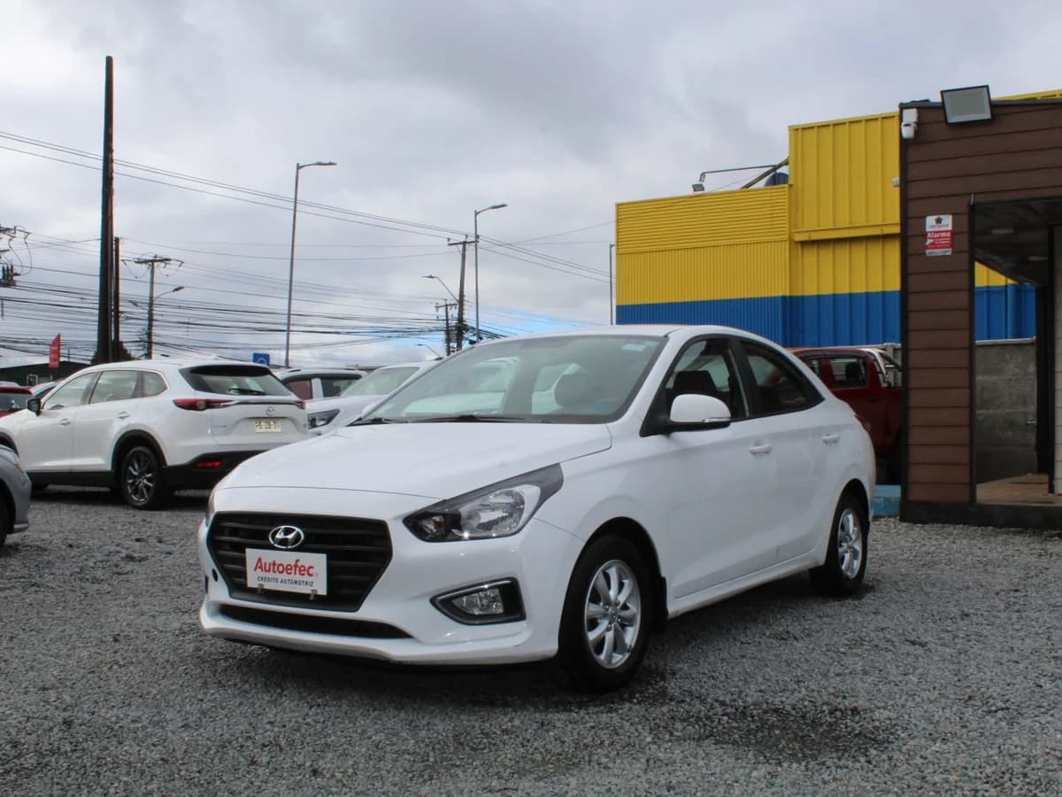 HYUNDAI Verna 1.4 CB 2021 - Imagen 2