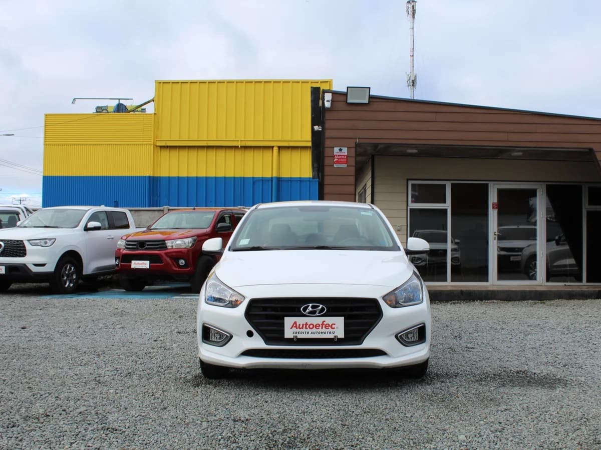 HYUNDAI Verna 1.4 CB 2021 - Imagen 3