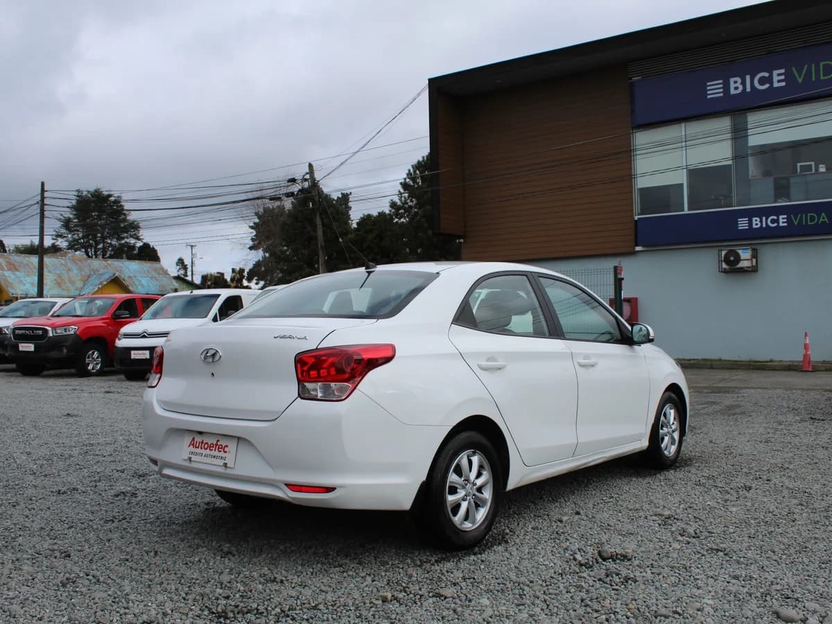 HYUNDAI Verna 1.4 CB 2021 - Imagen 9