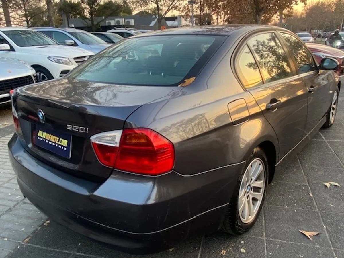 BMW 320IA 2.0 Cuero. 2008 - Imagen 2