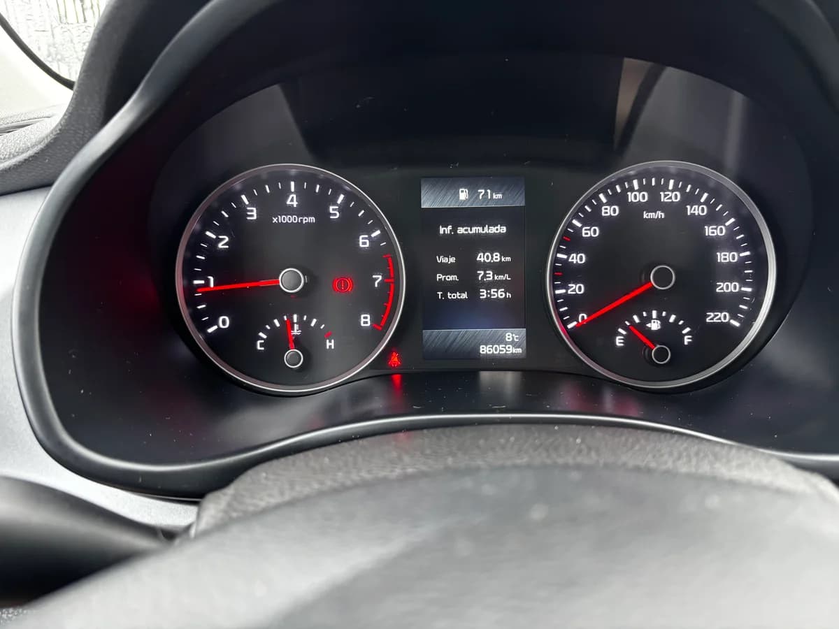 KIA Rio 4 1.4 LX 4X2 RI 6MT 4P 2023 - Imagen 9