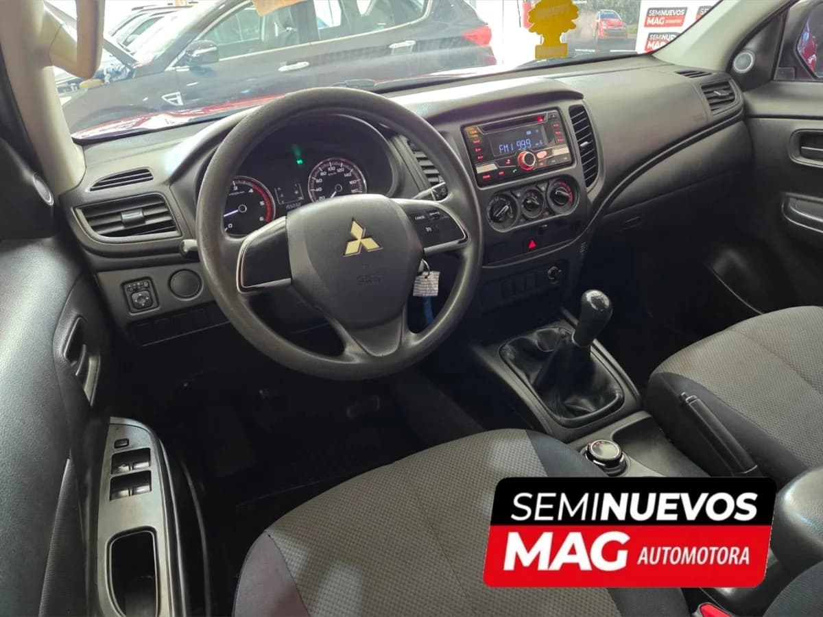 MITSUBISHI L200 2.4 DI-D 2020 - Imagen 9