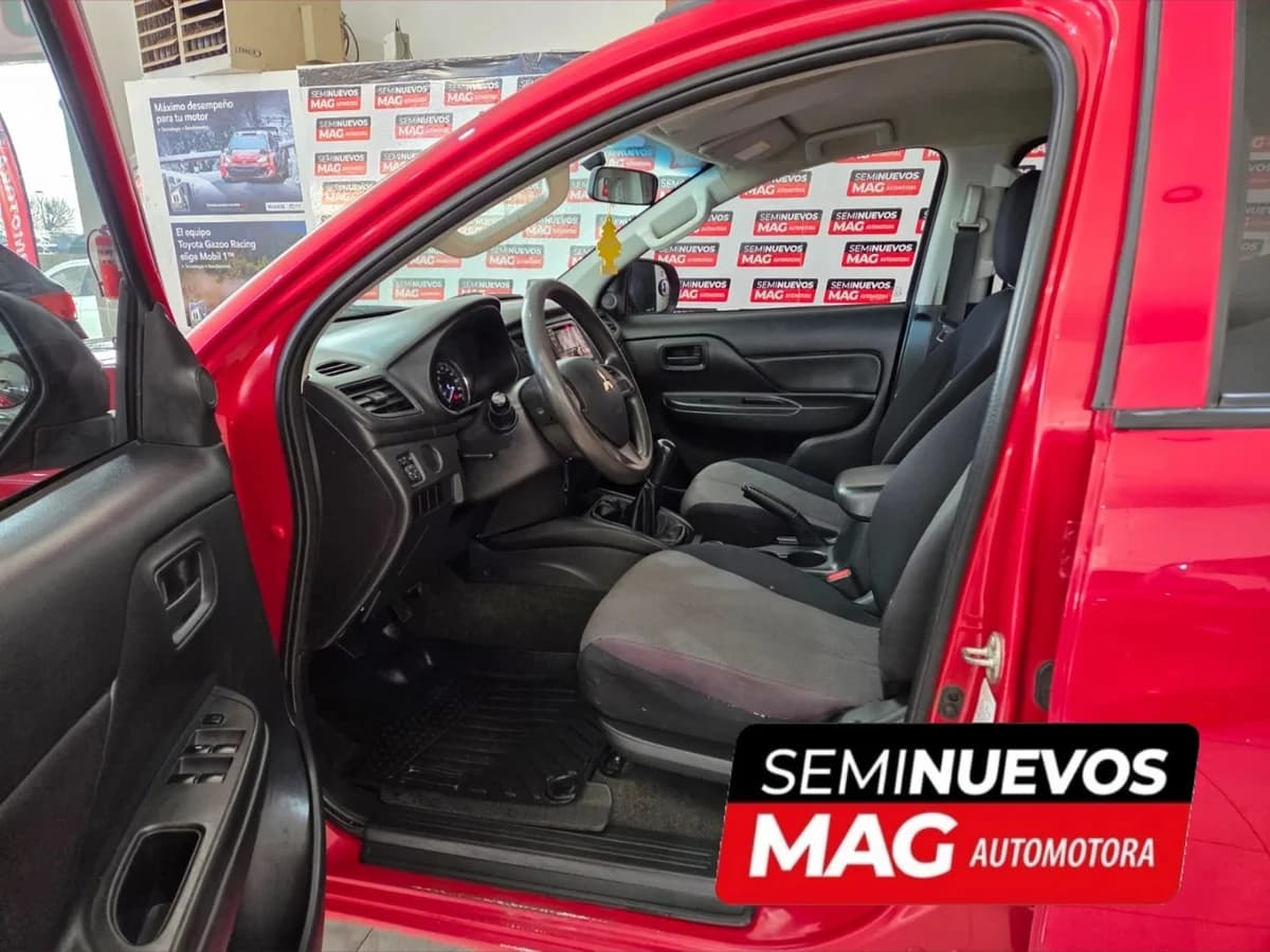 MITSUBISHI L200 2.4 DI-D 2020 - Imagen 13
