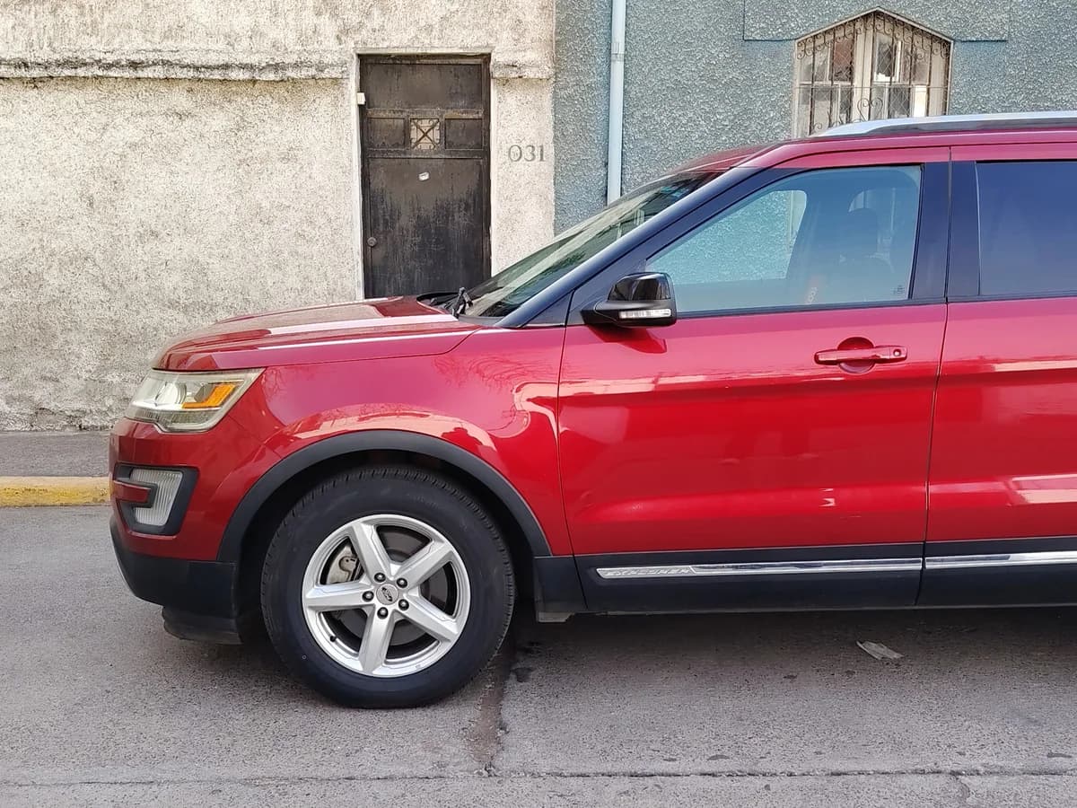 FORD Explorer XLT 3.5 2018 - Imagen 3