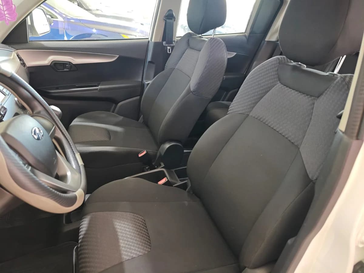 MAHINDRA KUV100 1.2 2021 - Imagen 5