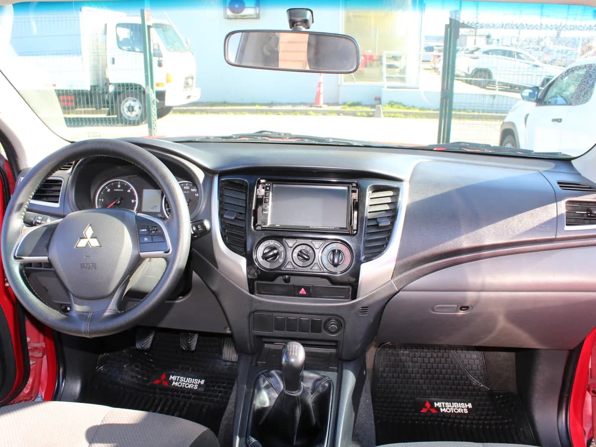 MITSUBISHI L200 2.4 4x4 2017 - Imagen 7
