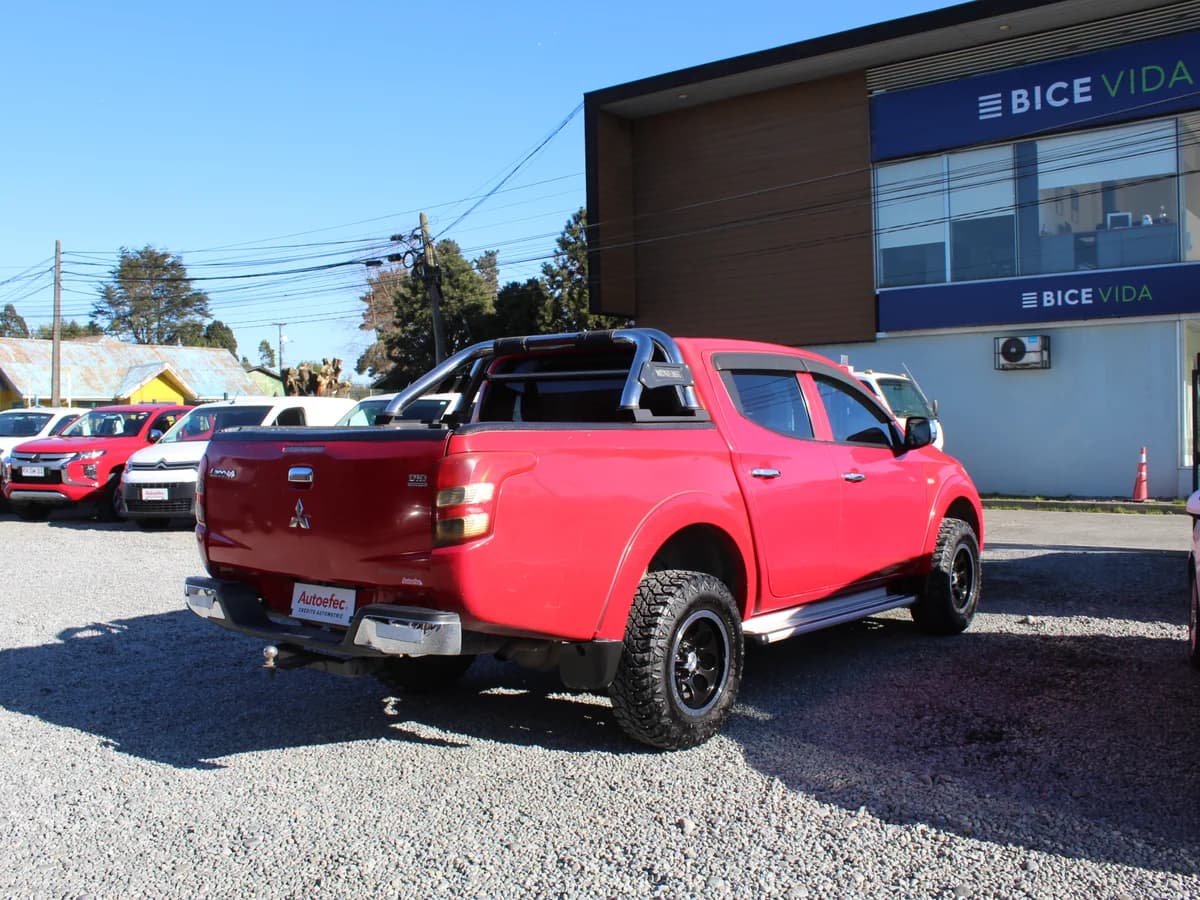 MITSUBISHI L200 2.4 4x4 2017 - Imagen 8