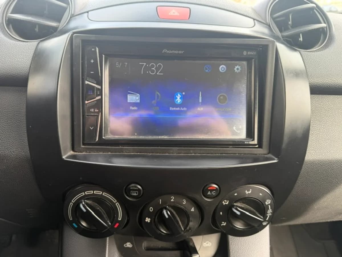 MAZDA 2 1.5 SPORT FULL 4X2 MT 5P 2014 - Imagen 10